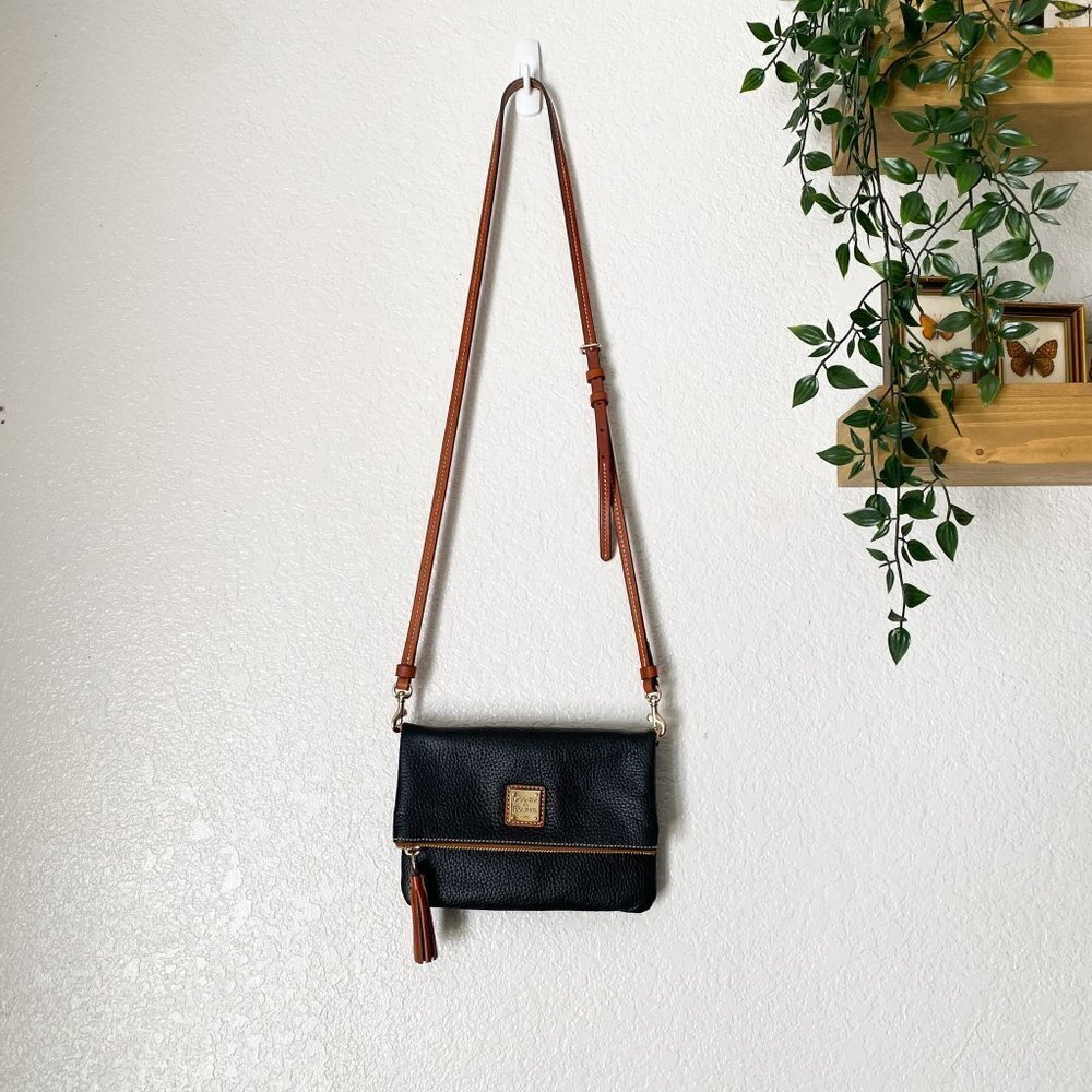 🦋 DOONEY & BURKE Black Foldover Leather Zip Crossbody Bag